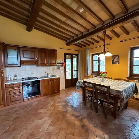 מונטלצ'ינו Agriturismo S. Eurosia מראה חיצוני תמונה