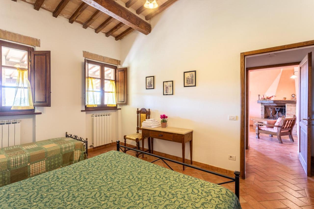 מונטלצ'ינו Agriturismo S. Eurosia מראה חיצוני תמונה
