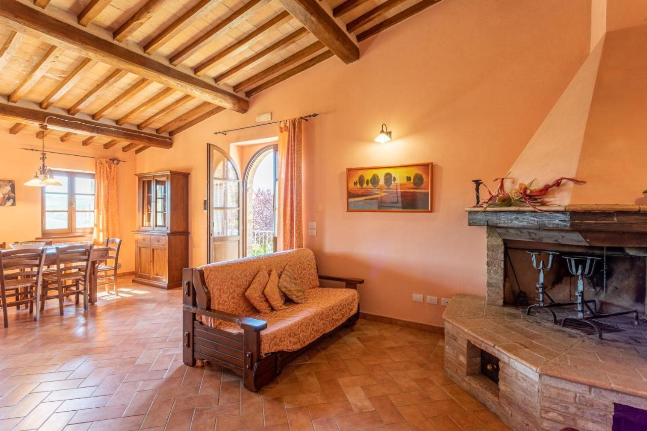 מונטלצ'ינו Agriturismo S. Eurosia מראה חיצוני תמונה