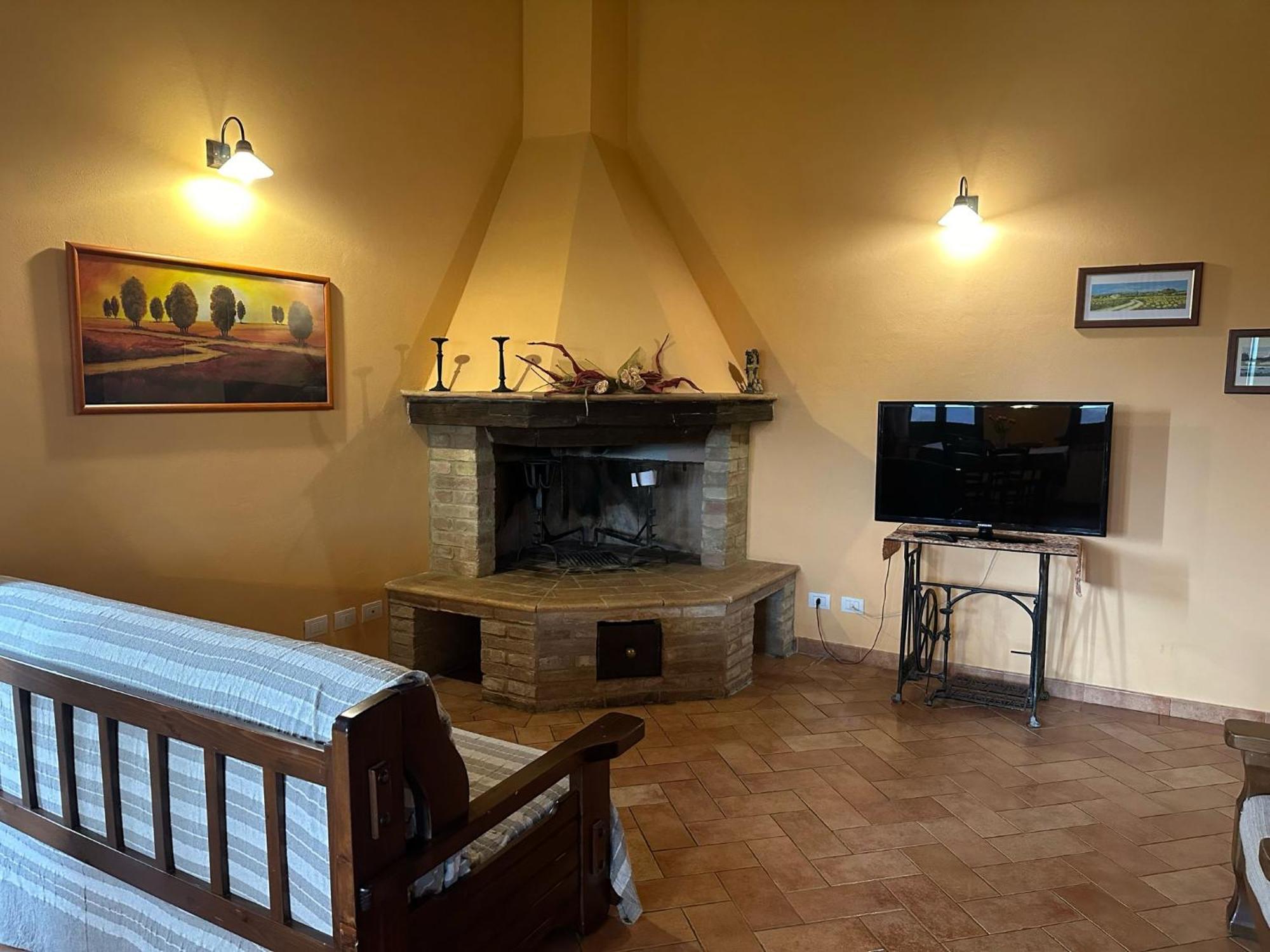 מונטלצ'ינו Agriturismo S. Eurosia מראה חיצוני תמונה