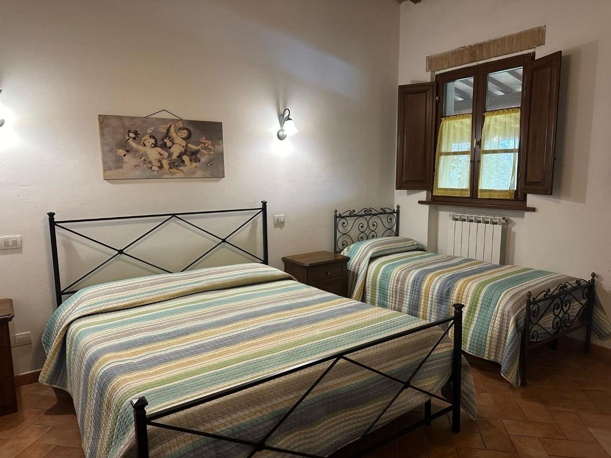 מונטלצ'ינו Agriturismo S. Eurosia מראה חיצוני תמונה