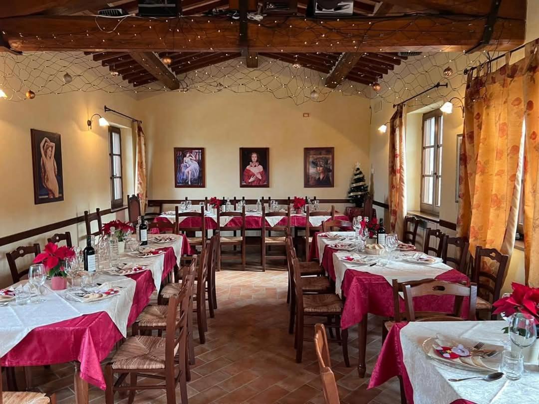 מונטלצ'ינו Agriturismo S. Eurosia מראה חיצוני תמונה
