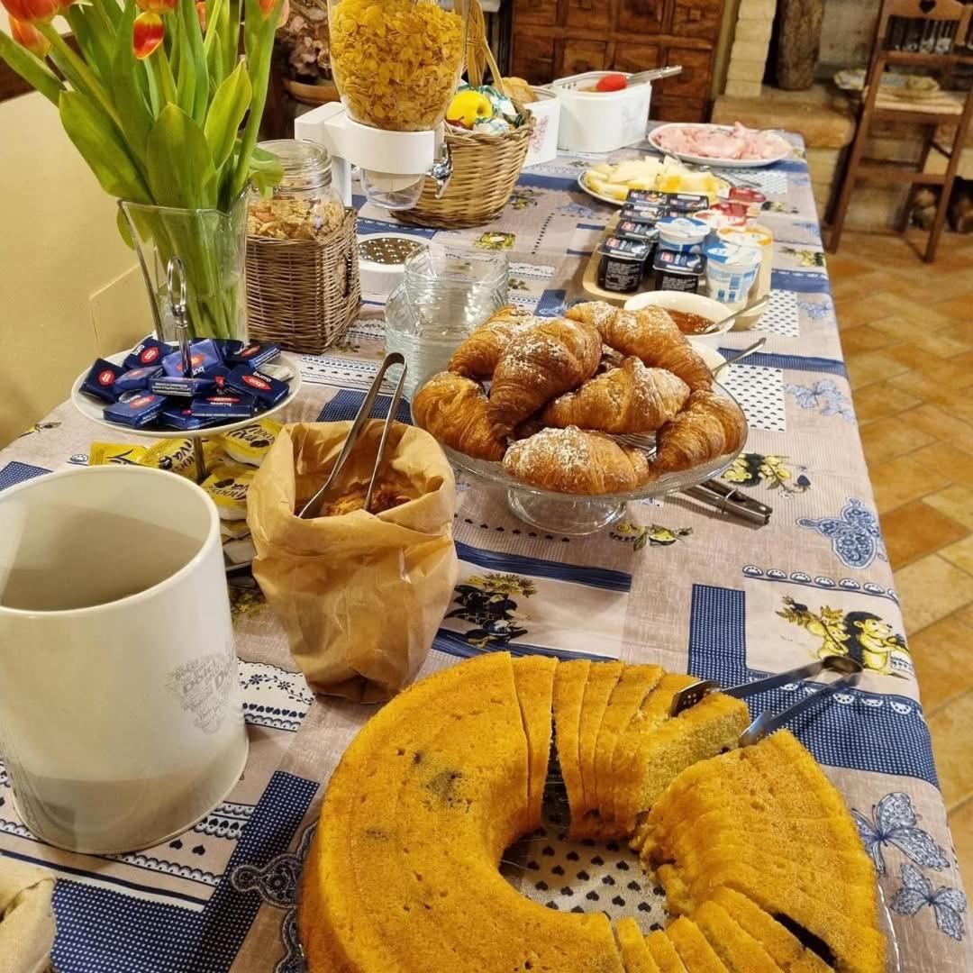 מונטלצ'ינו Agriturismo S. Eurosia מראה חיצוני תמונה